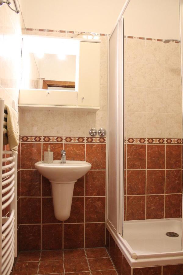 Vila Bellevue ลูฮาโชวิตเซอ ภายนอก รูปภาพ