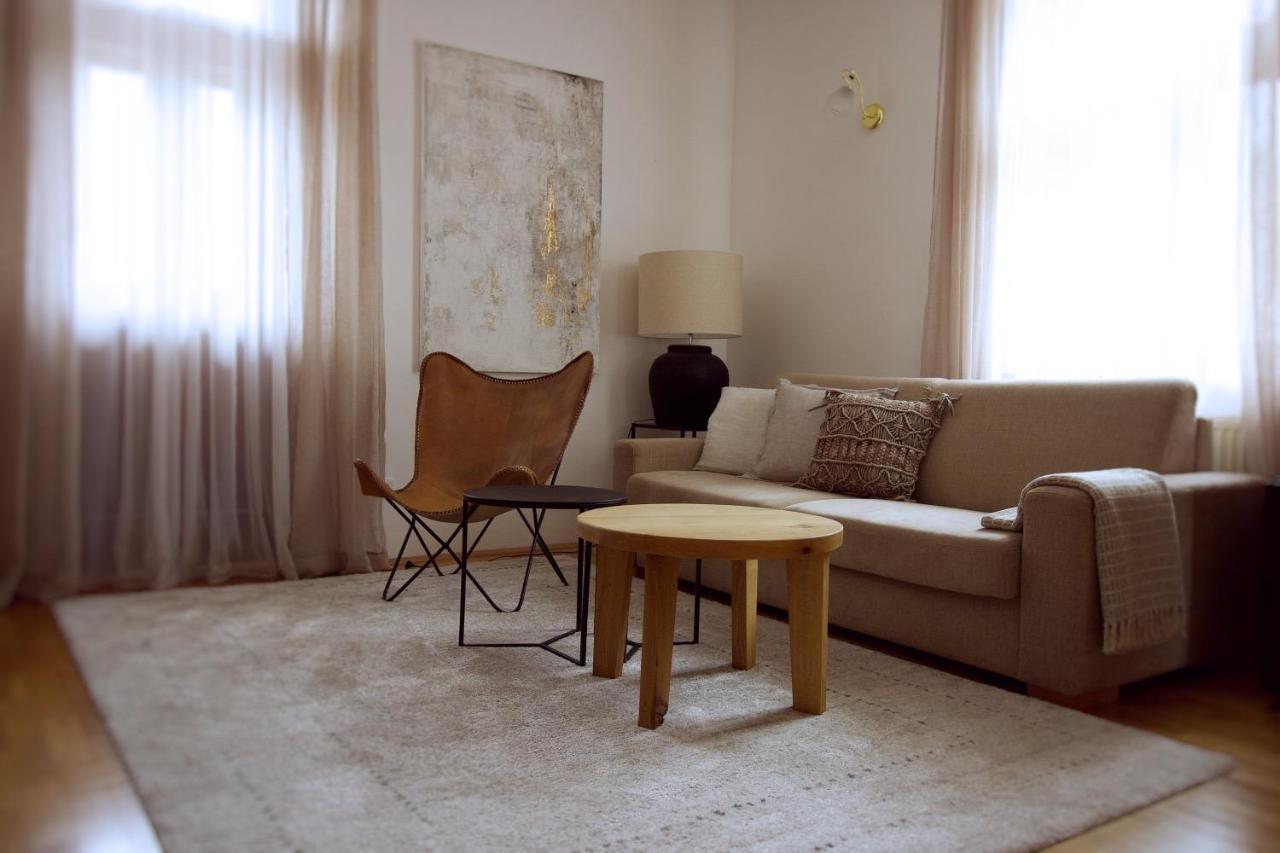 Vila Bellevue ลูฮาโชวิตเซอ ภายนอก รูปภาพ